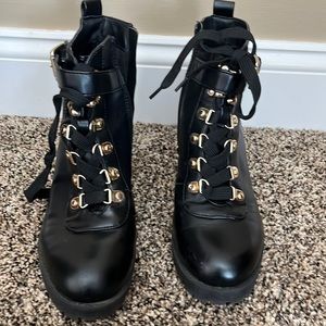 Black Wild Pair Leatherlike Boots Sz 6